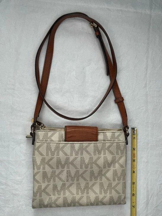 Michael Kors Fulton Vanilla Signature Crossbody - Picture 2 of 16